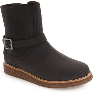 UGG Camren Short Water Resistant Boots